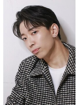 アドール(ADOR) #センターパート#カルマパーマ【ADOR 渡仲柊人】