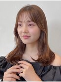 顔周りレイヤーカットくびれヘアミルクティーベージュカラー