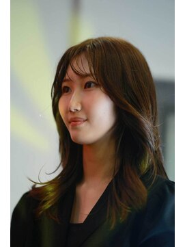 アンアタッシュ(UNE ATTACHE) 韓国風の波巻きグレージュ