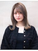 セミロングくびれヘアー