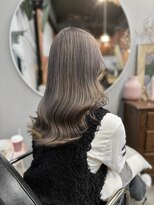 チャプター 問屋町(chapter)&nbsp;ケアブリーチミルクティーグレージュ顔まわりレイヤーカット韓国