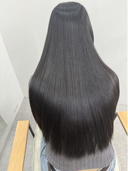モモ(momo)の写真/忙しい朝もまとまる”つるんと髪”カットだけでも質感・手触りが違う！髪質改善トリートメントでより美髪へ