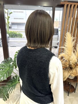 ラフ(laugh) ミニボブ / オリーブベージュ