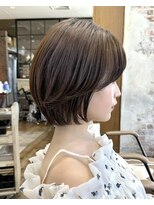 アフロート ルヴア(AFLOAT RUVUA) 「岩田莉奈」地毛風縮毛矯正 ひし形ショートボブ 白髪染め 新宿