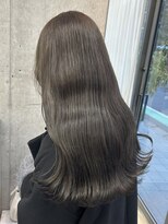 ロエ(LOE) 赤み消して大人っぽいオリーブ!