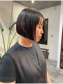 ぱつミニボブ黒髪ストレート