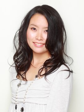 ヘアステージ スプール(HAIRSTAGE SPOOL) ゆるいやわらかカールで大人っぽさと神秘的な雰囲気で