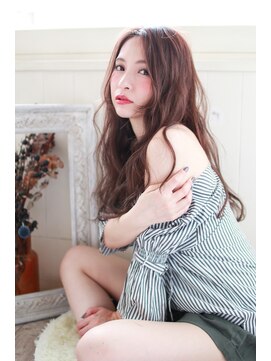 イロドリ ヘアーデザイン(IRODORI hair design) IRODORI センターパート×ゆるふわロング 【西尾一寛】