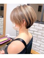 アヴァロン(AVALON) 絶壁解消×白髪ぼかし×40代×前髪長め大人ショートボブ永