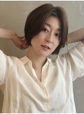 前髪長め前下がりショートボブ　30代40代50代