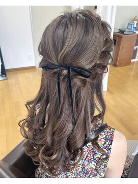 オウン(AUN) キレイめハーフアップ