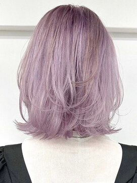 ウィコ 新宿(WICO) ホワイトラベンダーレイヤー[新宿駅/モード/ダブルカラー]