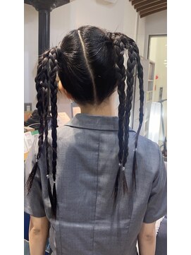 ロア 福岡天神本店(LORE) ツイン三つ編み