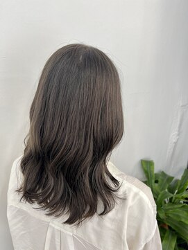 エイトヘアー(Eight hair) シルバーアッシュ系カラー
