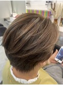 ショートボブ×メンズライク×ハイライト×ベージュブラウン