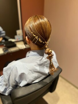 グランミーツ(Grand meets) 編み下ろしヘアアレンジ