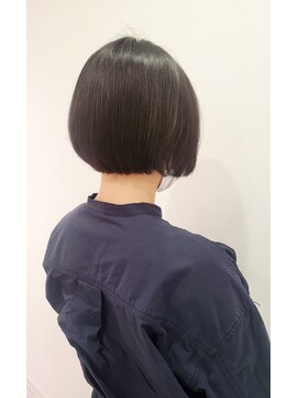 エレノア 自由が丘ANNEX(Eleanor) 伸ばしかけショートボブ