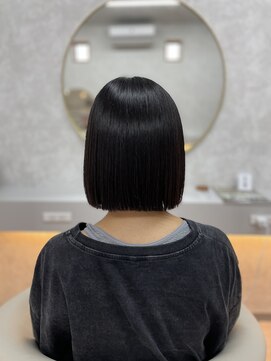 ソマリ(SOMARI.) ぱつっとボブ