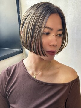 メイカ(MEIKA) 【 ハンサムショートボブ ×  ベージュカラー 】 浅野美紀