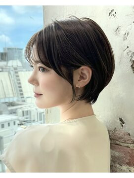 アフロート ルヴア(AFLOAT RUVUA) 【岩田莉奈】一人一人のオーダーメイドカットで骨格矯正　 新宿