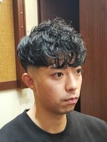 ブロートーキョーバーバーショップ 神田2nd(Bro Tokyo BARBERSHOP)&nbsp;ミドルスキンフェードカット外国人風スペインカール
