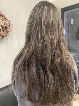 フェイバーバイリフ(FAVOR by Ref.) アッシュカラー×コントラストハイライト