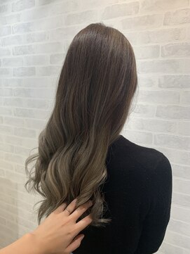 クラッチバイシオンアグリゲイト(CLUTCH by Zi-on aggregate) バレイヤージュ×シルバーグレー/バリアージュ/オンブレ