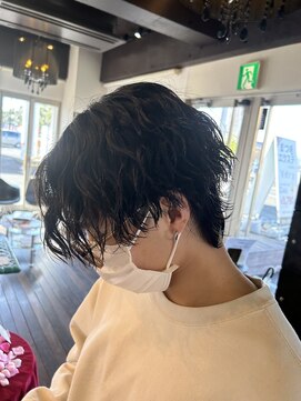 フォルテ 草薙店 波巻きパーマ　センターパート
