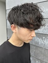 ヒュイル バイ ニアウ(Hwyl by Niau)&nbsp;メンズマッシュパーマツイストスパイラルパーマニュアンスパーマ