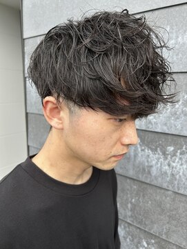 ヒュイル バイ ニアウ(Hwyl by Niau) メンズマッシュパーマツイストスパイラルパーマニュアンスパーマ