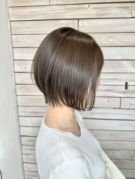 デコヘアー キートス(DECO HAIR kiitos) 艶々丸みショート