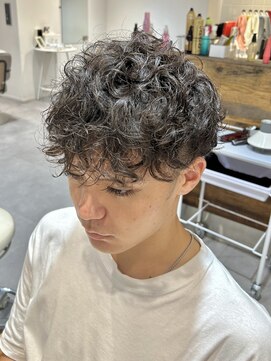 カルゥグラッシー(KALOU glassi) フェード×スペインカール
