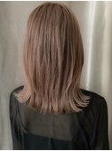 ホワイトブロンドくびれヘア小顔ミディアムウルフY戸頭20代30代