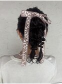 ミディアムヘアでもできる、編み下ろしツインポニー♪