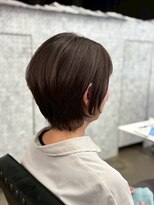 アコロン 武蔵小杉(acoron.) うなじタイト×柔らかレイヤーの“大人くびれショート”
