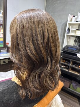 ワンド ヘア(WAND Hair) コテ仕上波巻き