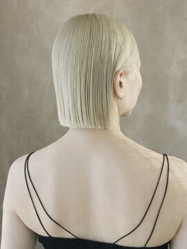 スペック(spec) ホワイトベージュ×コンパクトボブ