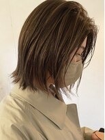 ユニ(uni)&nbsp;デザインカラー/ハイライト/ぱつっとボブ/２０代/３０代/４０代