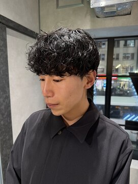ゼスト リル 新宿(ZEST lill) シャドウパーマ くせ毛風 無造作パーマ 新宿 塩澤太一