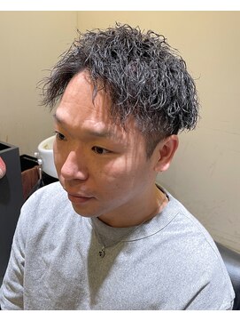 フリーク バーバーショップ 都島店(FREAK BARBER SHOP) 黒髪短髪ツーブロックアップバングツイストスパイラルパーマ
