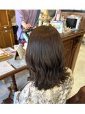 オリーブグレージュ