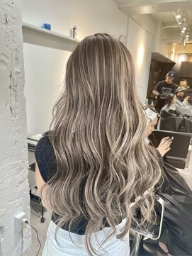 ブレンド 渋谷(BLend) 20代30代40代白髪ぼかしハイライト小顔ショートボブミニウルフ