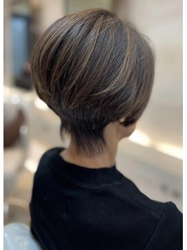 ザビー(THE B) 本八幡×ショート×白髪ぼかし×ハイライト