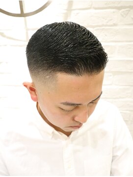 ヨシザワインク プレミアム 横浜 桜木町店(YOSHIZAWA Inc. PREMIUM) ナチュラルスキンフェードビジネスソリッドバーバースタイル