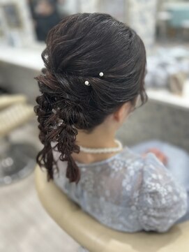 サクララ(Sakura la) 編み下ろしツイン/編み下ろしポニー/ミディアムヘア/参列ヘア/
