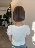 シルバーベージュボブ