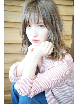 リシェル(RICHEL) ミディアムヘア　小顔ヘア　顔周りカット　ミルクティーカラー