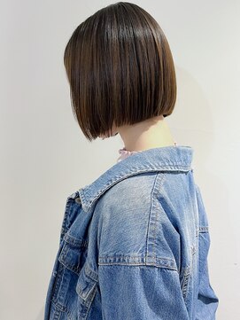 エミス バイ メルト 吉祥寺(emis by melt) 【吉田江梨】韓国ボブオリーブベージュミニマルボブ切りっぱなし