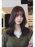 ミディアムレイヤーくびれミディブラウンカラー