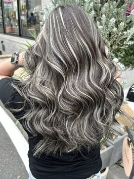 ディモアンド 表参道(Dimo&) xハイライト/イメチェン/ホワイトブロンド/外ハネボブ/美髪/